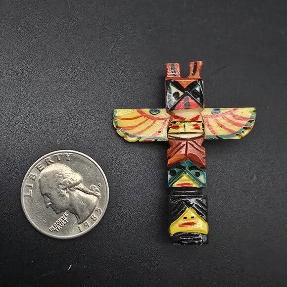 Carved Totem Pole Brooch Native American Costume Jewelry Colorful - Picture 5 of 7